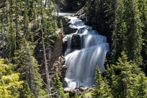 MTsu23-2-Beartooth-Pass-waterfall