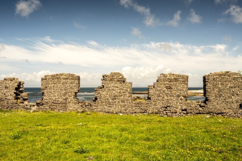 IRsp43-2022-Ruin-on-the-Low-Road-Inis-Mor-Aran-Islands-Ireland