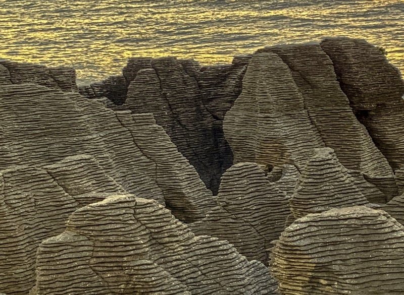 NZsu72-Pancake-Rocks