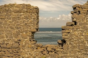 IRsp45-2022-Ruin-on-the-Low-Road-Inis-Mor-Aran-Islands-Ireland