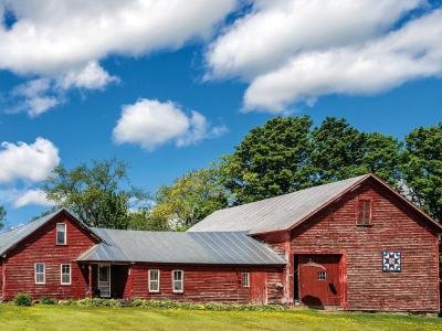 QuiltKF40-RedWhite-Barn-wk-sized