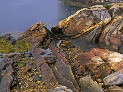 WNsu2 Gneiss & Intrusions