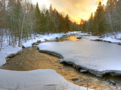SLsp19 Early Spring Evening Carrabassett River Gold