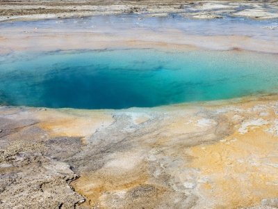 YNPsp25-24a-Fountain-Paint-Pot