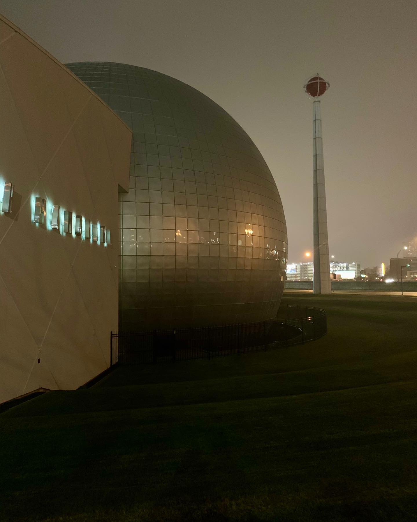 First night out we parked behind Harvest Host member, Basketball Hall of Fame in Springfield, MA. Comfortable quiet spot near our route.We decided to follow a southern path west to avoid the storm and congestion around Chicago. Just passed through Columbus,OH. #basketballhalloffame #harvesthosts #vanlife #sprintervanlife #orcuttphotography