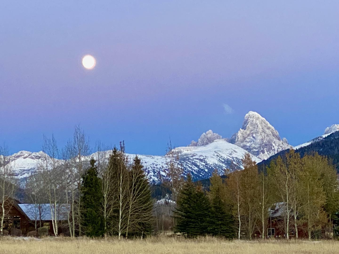 We have returned to Idaho, where early winter portends ski conditions are on the way in in Teton Valley. Photo from our living room by Cindy Orcutt. #bestofthegemstate #orcuttphotography #driggsidaho #tetonvalleyidaho #teronmountainrange #grandtetons